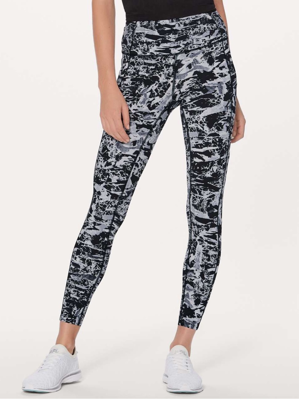 LULULEMON. Fast and Free. High-Rise 7/8 Leggings. Size 4.